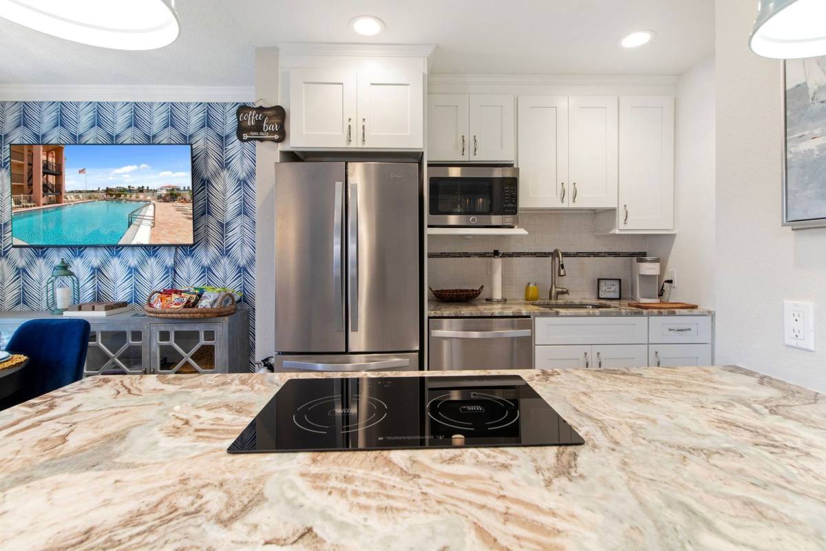 Condo for rent at 8921 Blind Pass Rd #335, Saint Petersburg, FL 33706