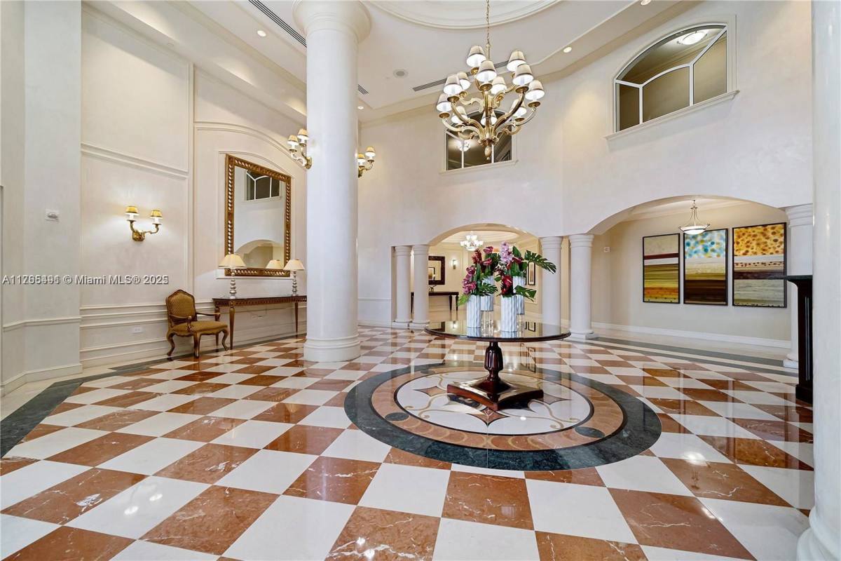 Apartment for rent at 19900 E Country Club Dr, Miami, FL 33180