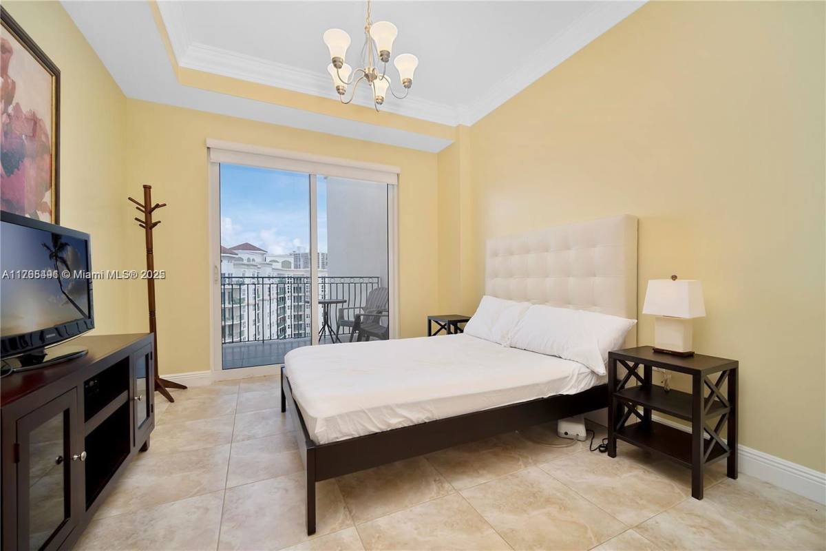 Apartment for rent at 19900 E Country Club Dr, Miami, FL 33180