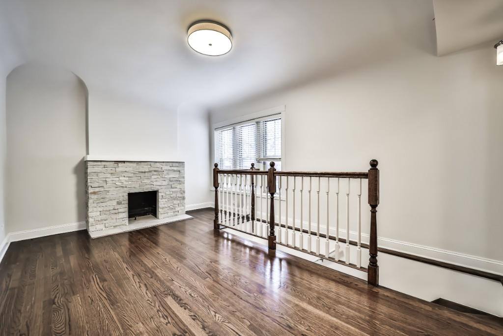 Apartment for rent at 734 W Waveland Ave #1N, Chicago, IL 60613