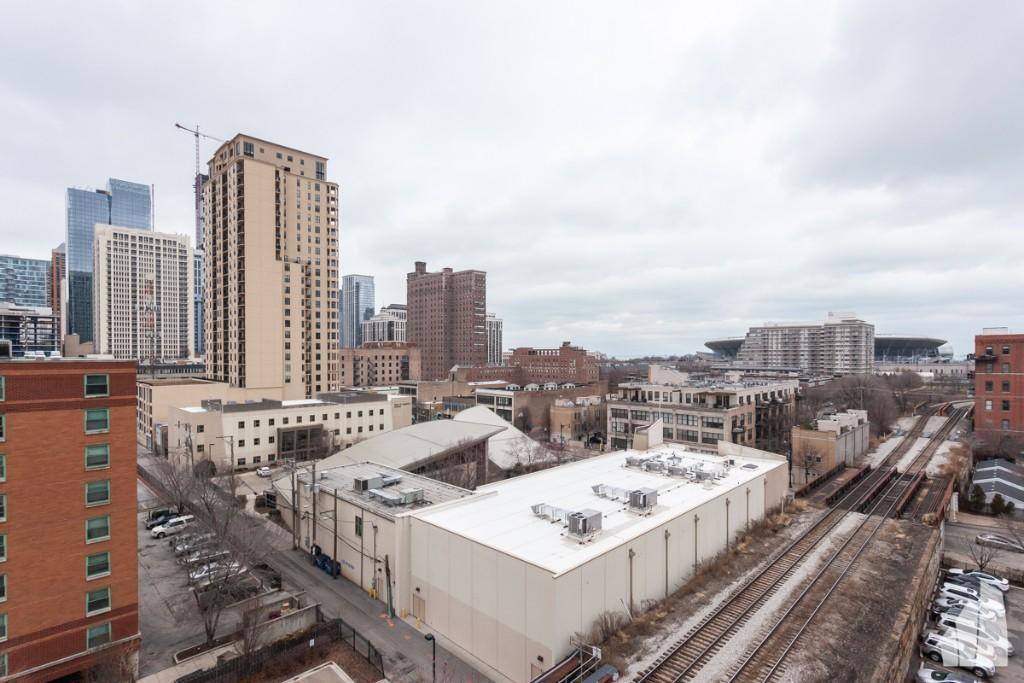 Apartment for rent at 50 E 16th St #804, Chicago, IL 60617