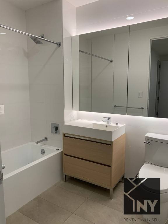 Apartment for rent at 20 Wall St #1808, New York, NY 10005