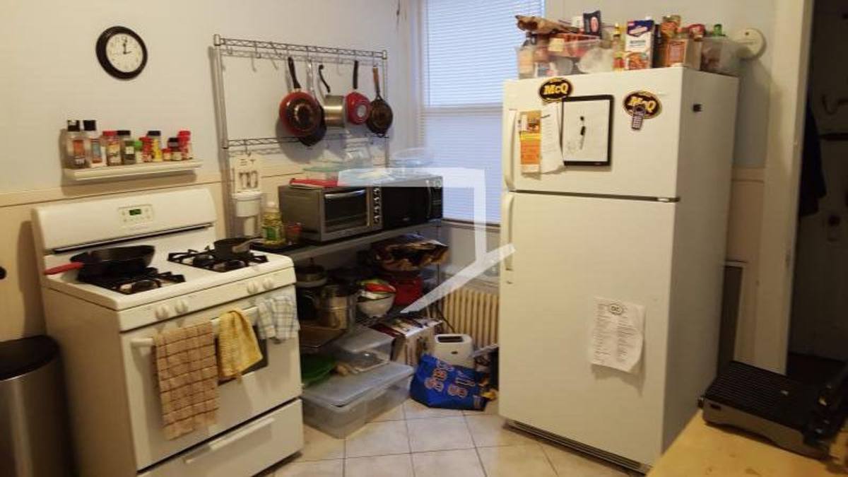 Apartment for rent at 172 Thorndike St #1, Brookline, MA 02446