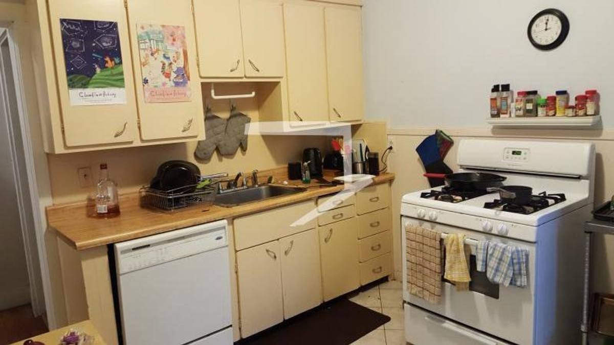 Apartment for rent at 172 Thorndike St #1, Brookline, MA 02446