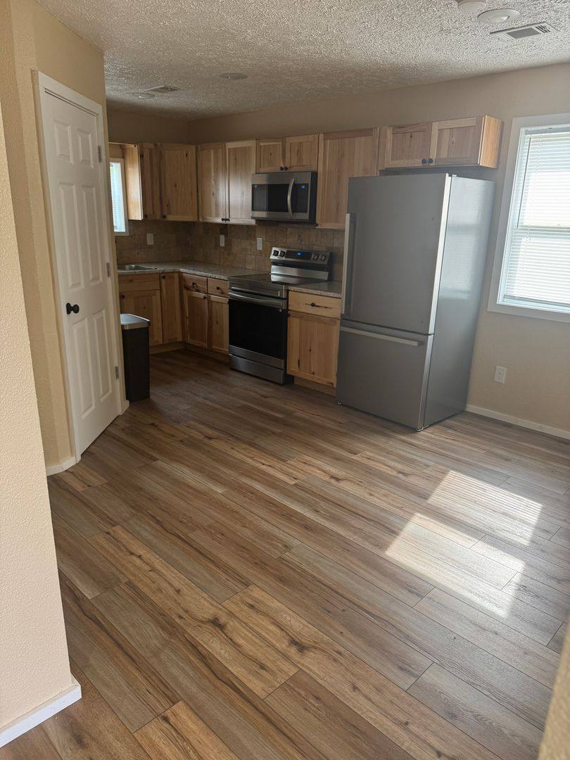 Apartment for rent at 1623 S Pike Ave, Bolivar, MO 65613