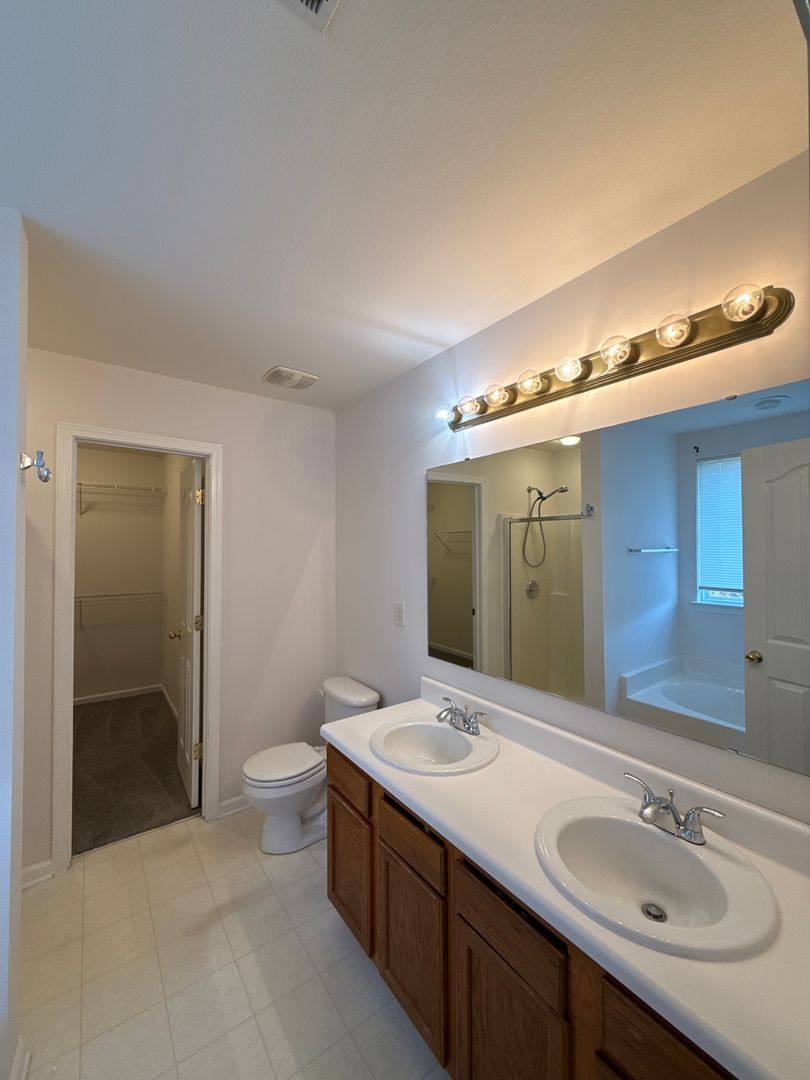 House for rent at 2807 Forest Grove Court, Charlotte, NC 28269