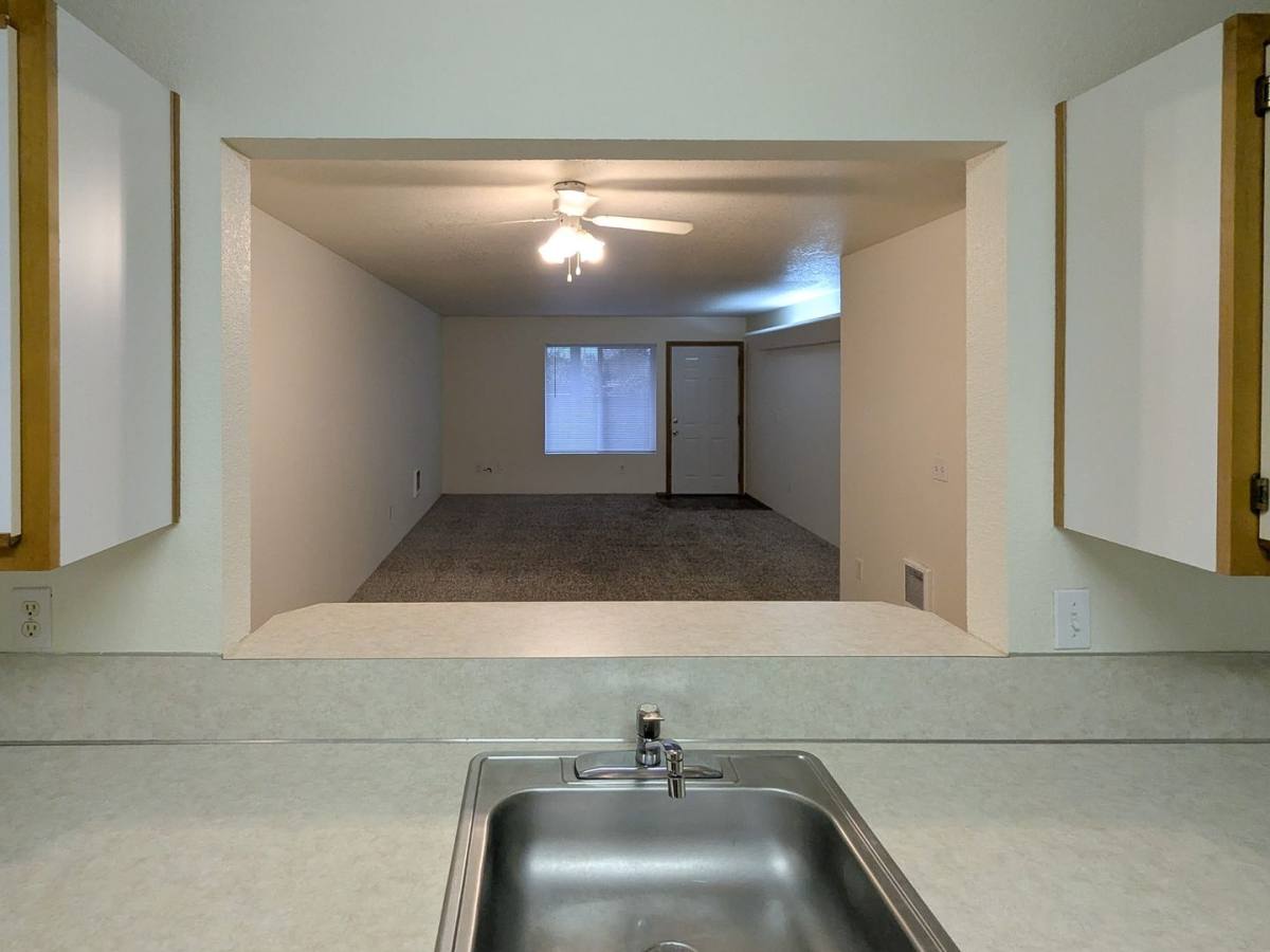 Apartment for rent at 1148 37th Place NE, Salem, OR 97301