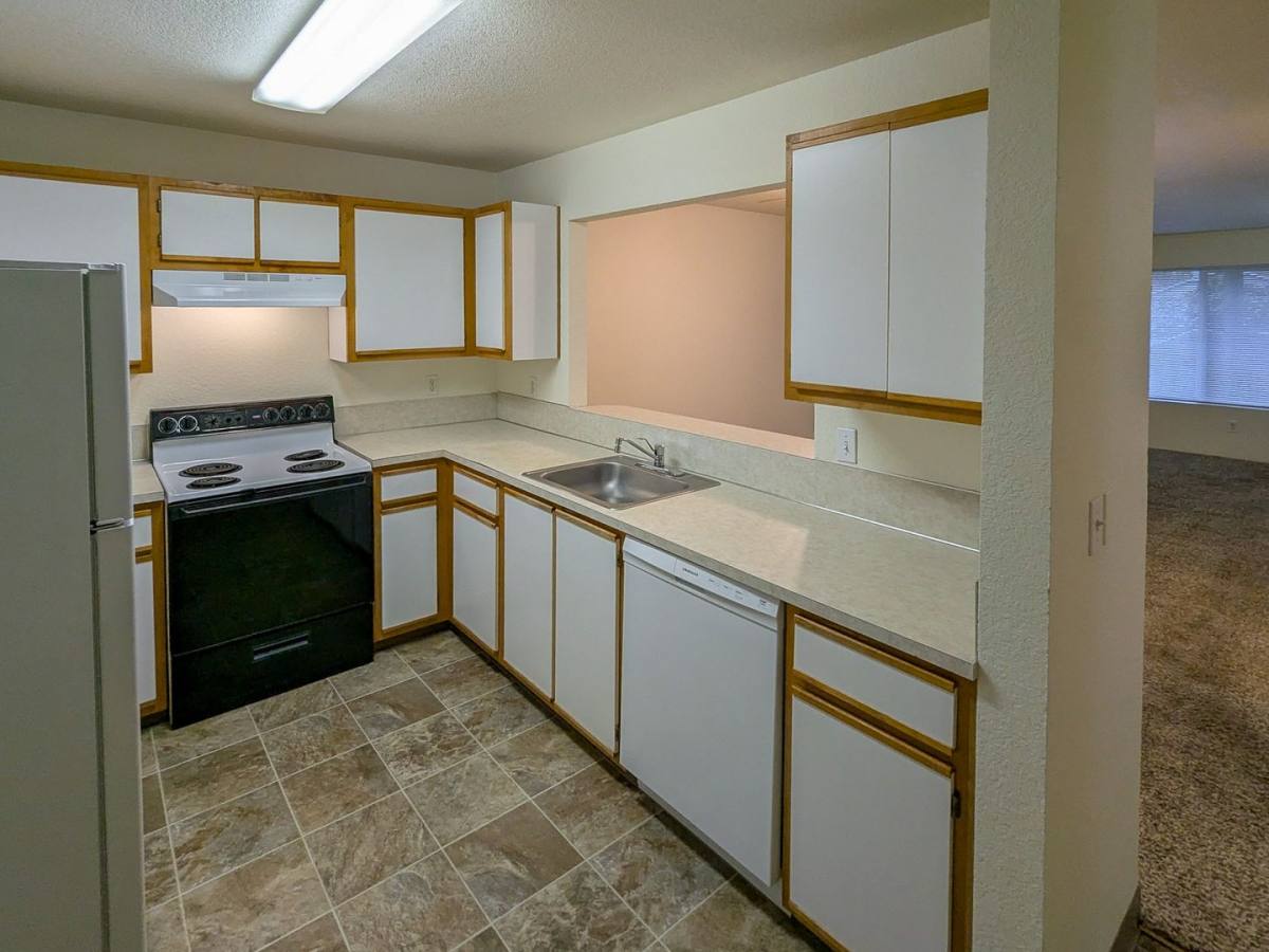 Apartment for rent at 1148 37th Place NE, Salem, OR 97301
