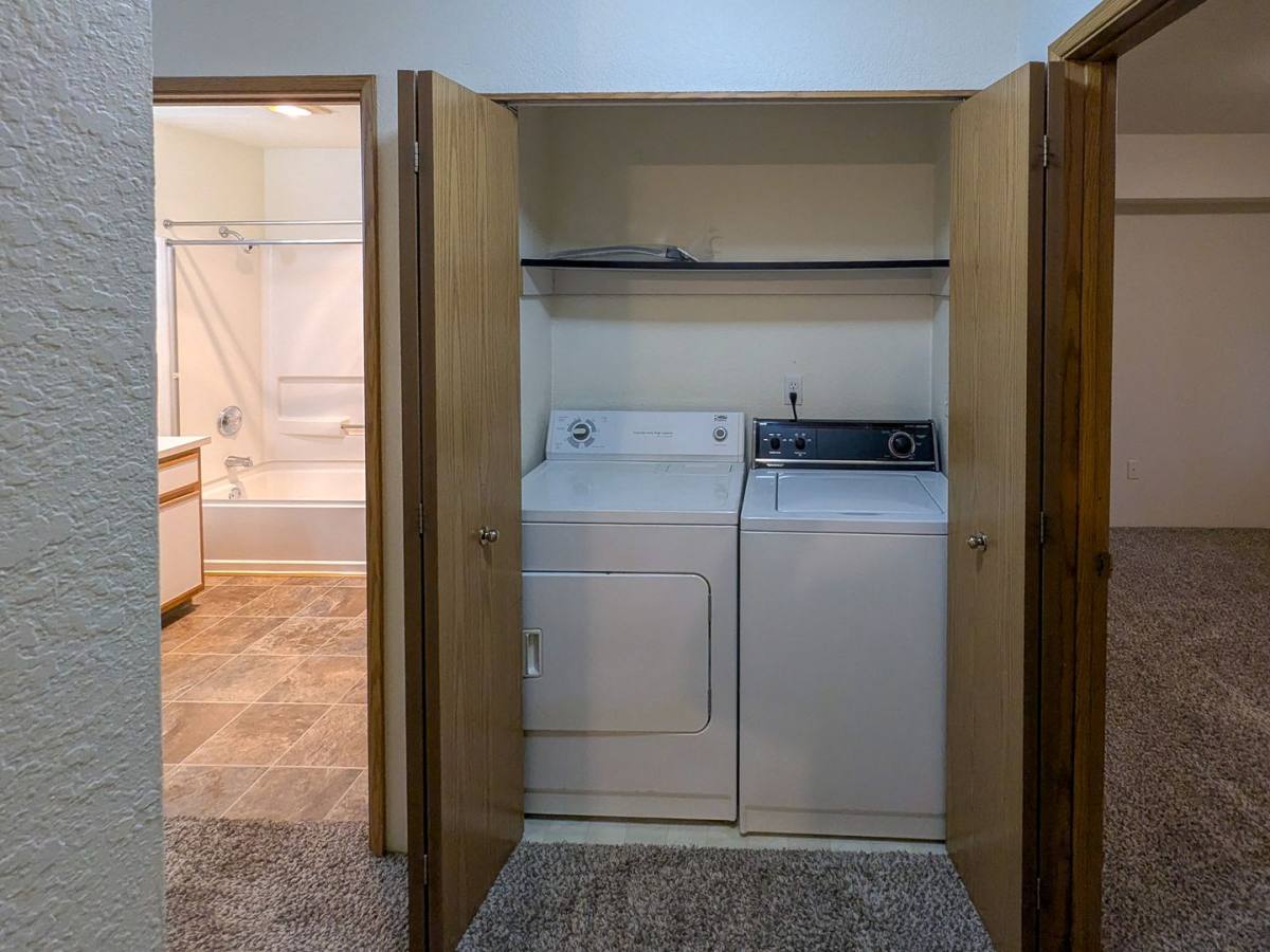Apartment for rent at 1148 37th Place NE, Salem, OR 97301