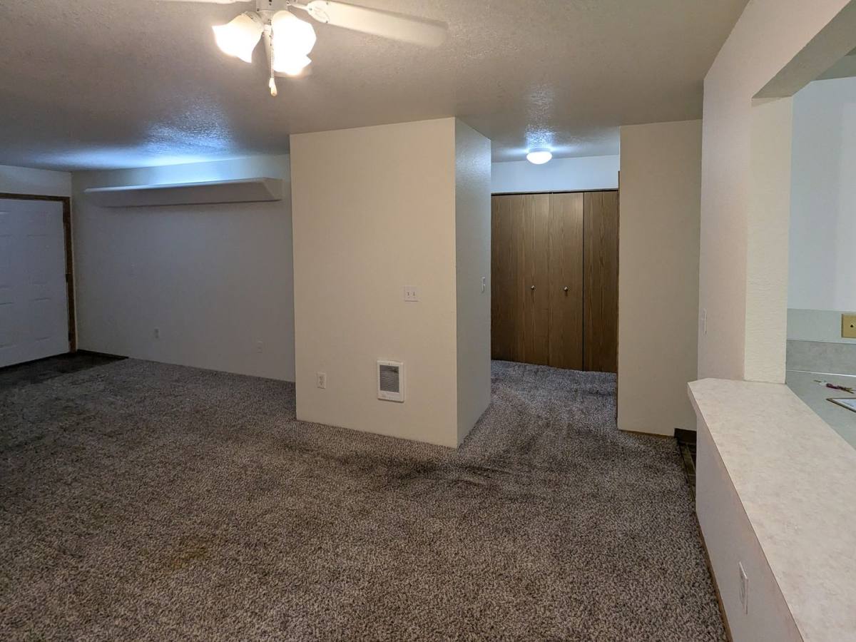 Apartment for rent at 1148 37th Place NE, Salem, OR 97301