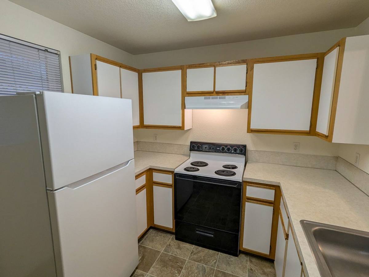Apartment for rent at 1148 37th Place NE, Salem, OR 97301