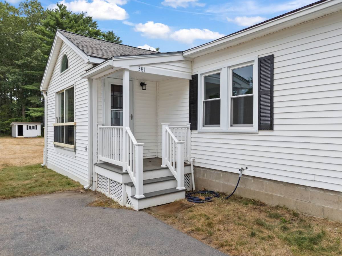 Apartment for rent at 381 Littlefield Rd, Wells, ME 04090