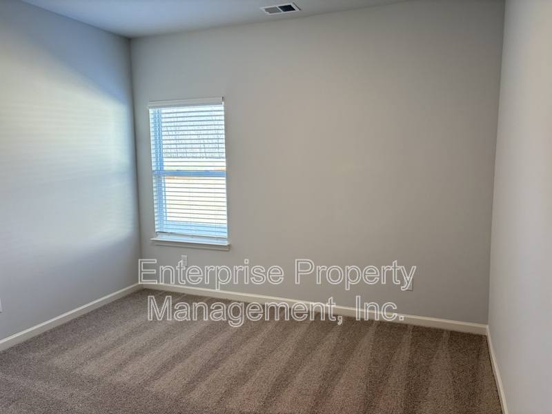 House for rent at 85 Burr Oak Cove, Oakland, TN 38060