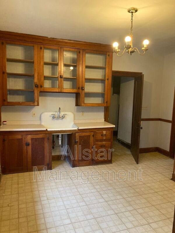 House for rent at 4115 Henritze Ave, Cleveland, OH 44109