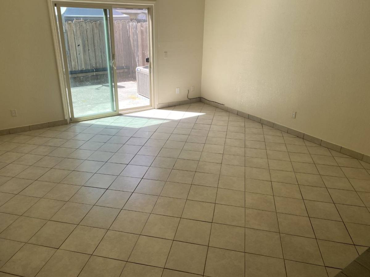 Townhouse for rent at 1206 Dana Dr, Fairfield, CA 94533