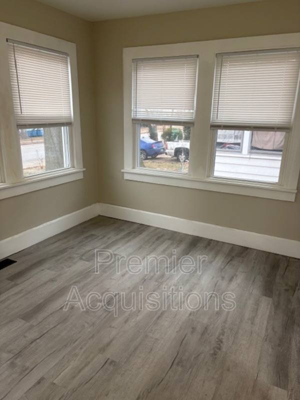 Apartment for rent at 900 Washington Ave #6, Alton, IL 62002