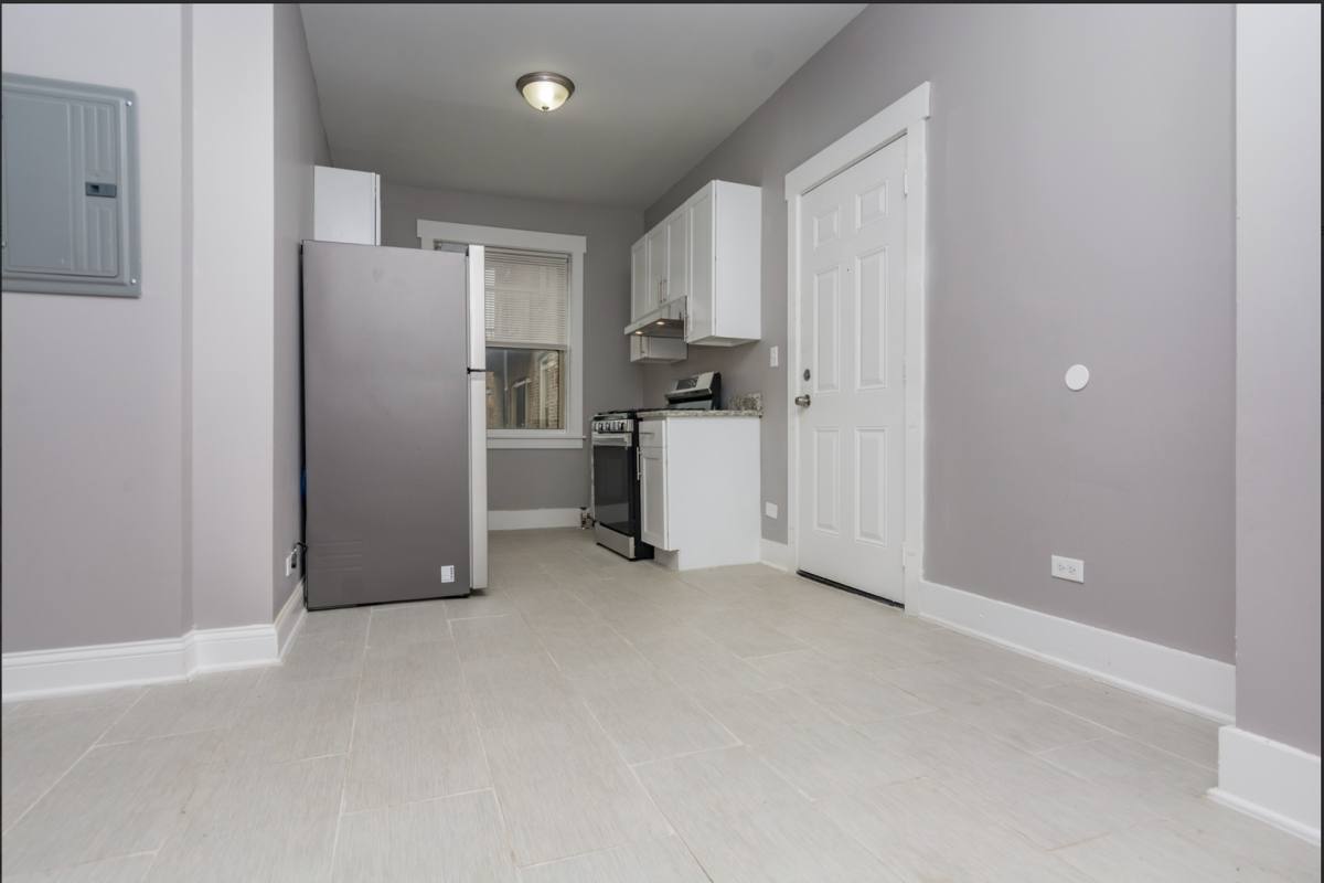 Apartment for rent at 6901 S Prairie Ave, Chicago, IL 60637