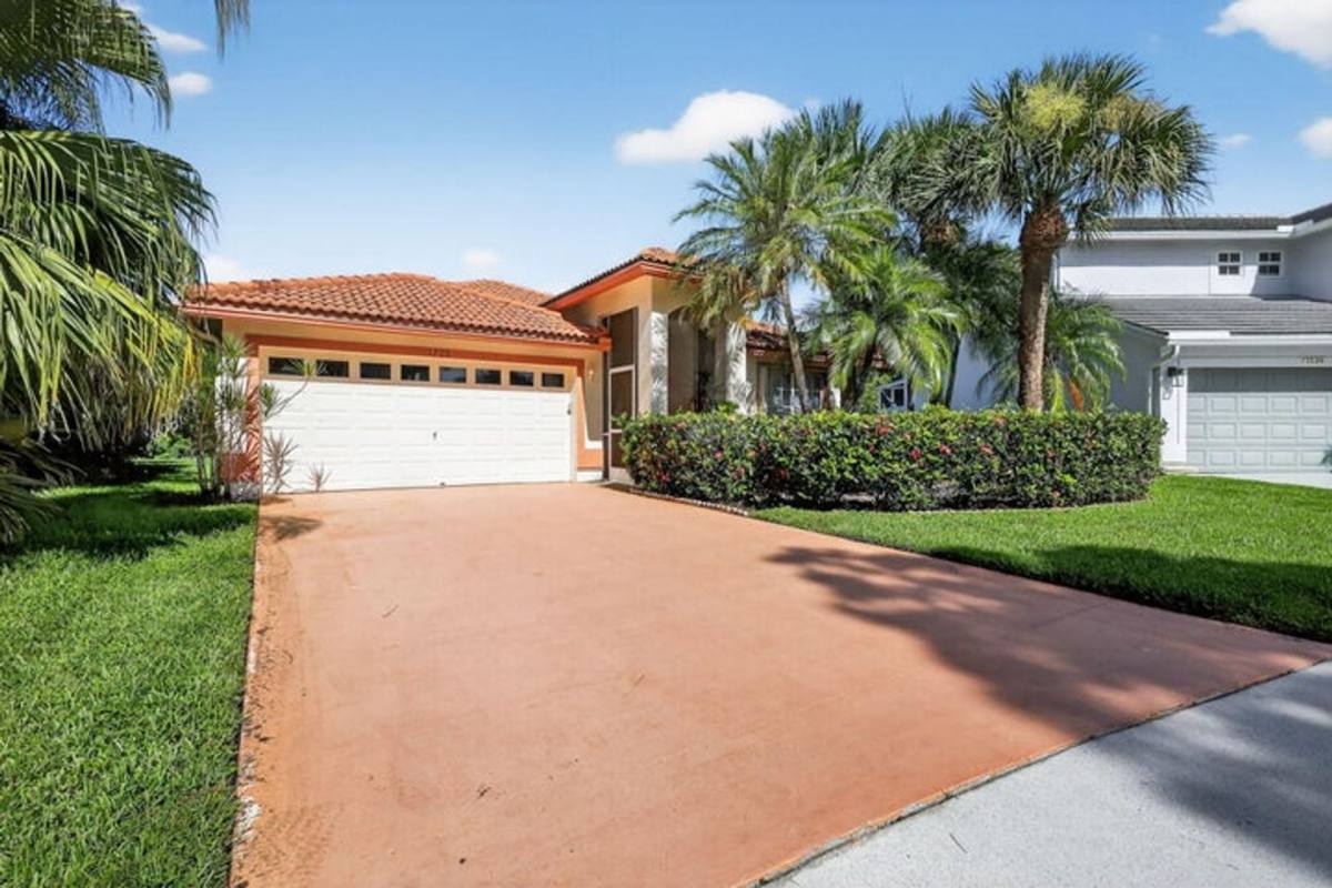 House for rent at 1520 S Club Dr, Wellington, FL 33414