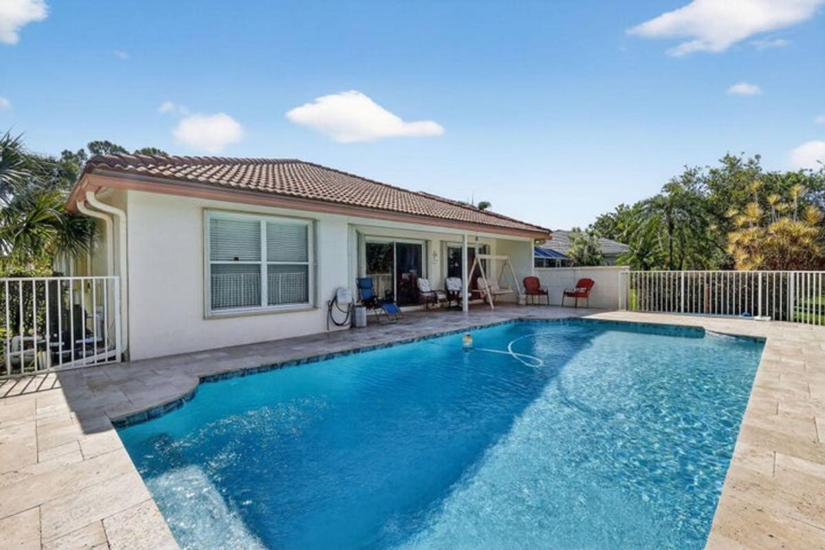 House for rent at 1520 S Club Dr, Wellington, FL 33414