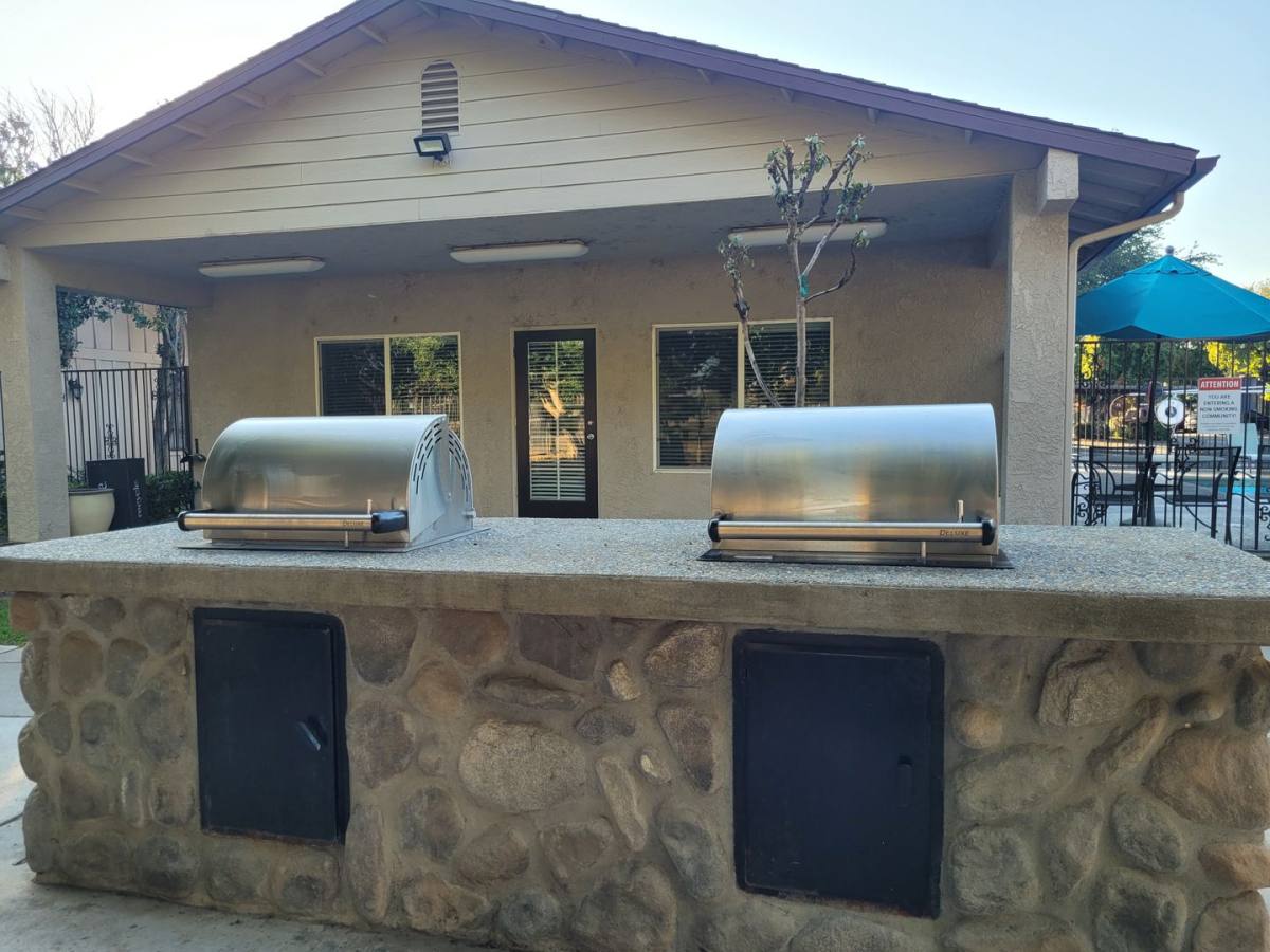 Apartment for rent at 3212 E Ashcroft Ave, Fresno, CA 93726