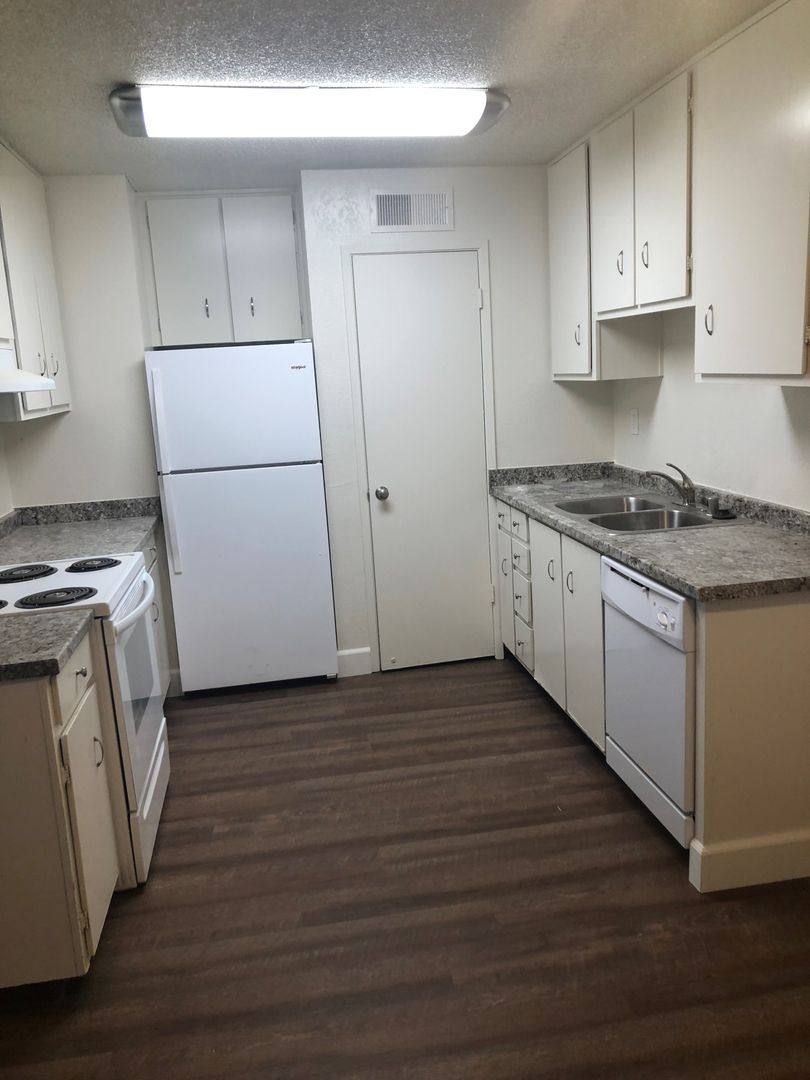 Apartment for rent at 3212 E Ashcroft Ave, Fresno, CA 93726