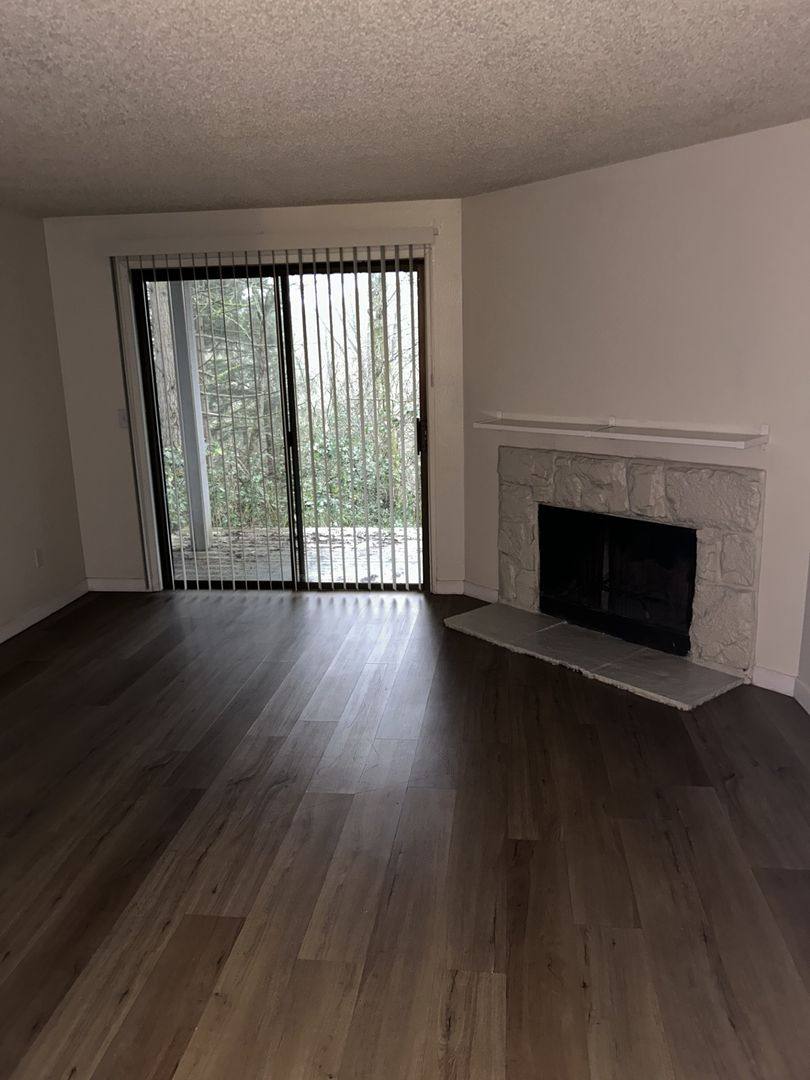 Apartment for rent at 17 S 338th Place, Federal Way, WA 98003
