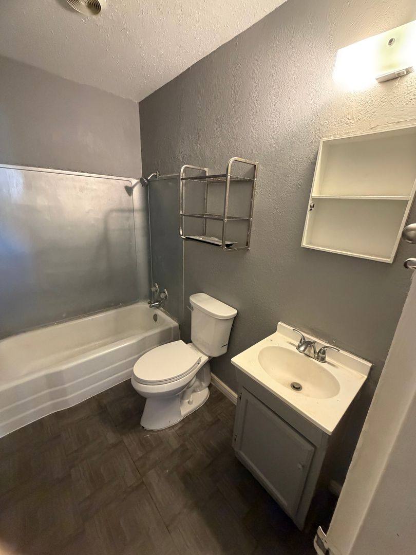 Apartment for rent at 1033-1037 Alvarado Dr SE, Albuquerque, NM 87108