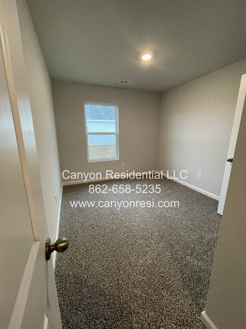 House for rent at 122 Syd Rd, Owens Cross Roads, AL 35763