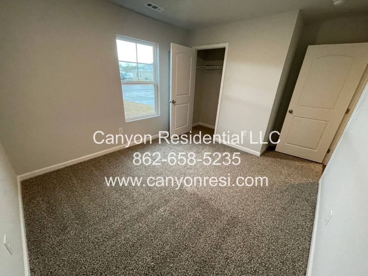 House for rent at 122 Syd Rd, Owens Cross Roads, AL 35763