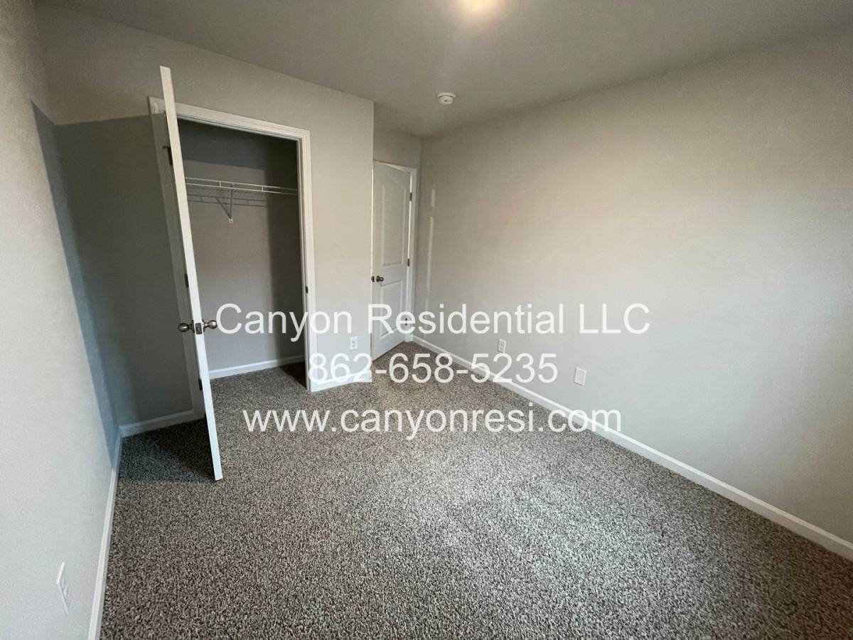 House for rent at 122 Syd Rd, Owens Cross Roads, AL 35763