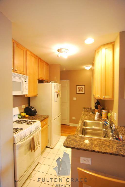Apartment for rent at 900 W Fullerton Ave #5I, Chicago, IL 60614