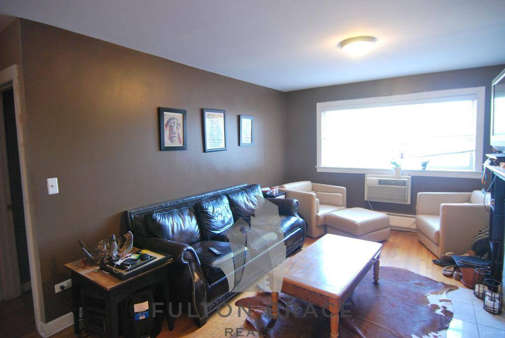 Apartment for rent at 900 W Fullerton Ave #5I, Chicago, IL 60614