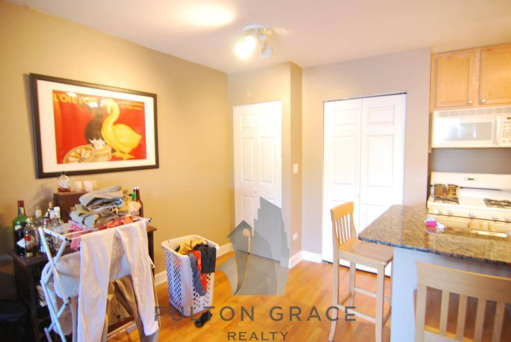 Apartment for rent at 900 W Fullerton Ave #5I, Chicago, IL 60614