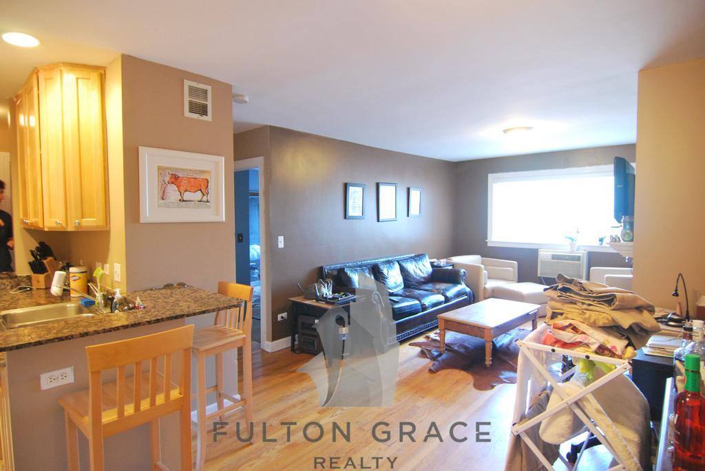Apartment for rent at 900 W Fullerton Ave #5I, Chicago, IL 60614