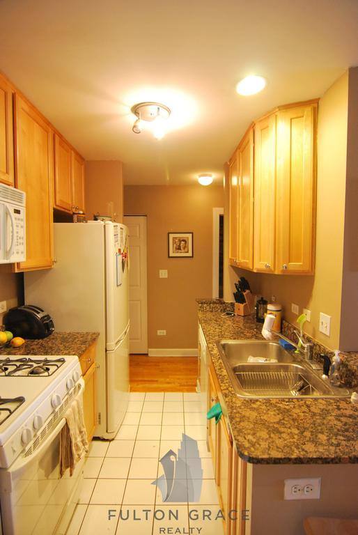 Apartment for rent at 900 W Fullerton Ave #5I, Chicago, IL 60614