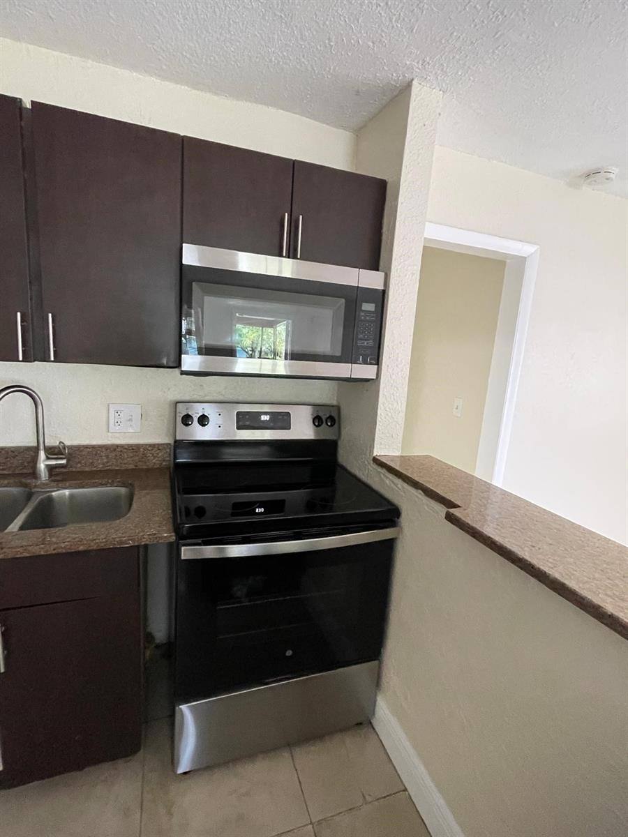 House for rent at 290 SW 9th St, Dania, FL 33004