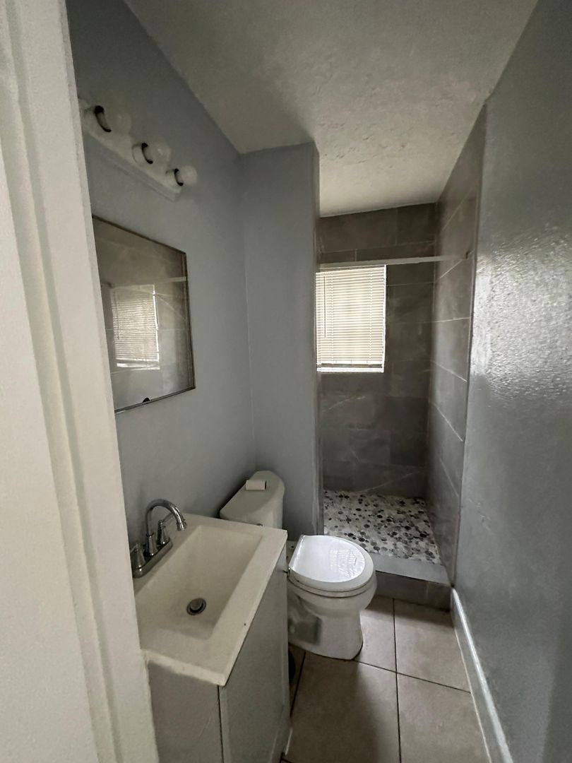 Apartment for rent at 2532 2534 Moncrief Rd, Jacksonville, FL 32209