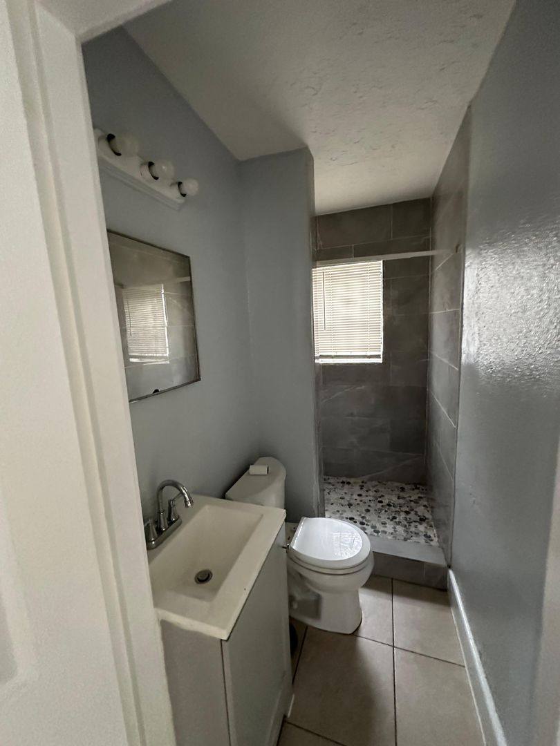 Apartment for rent at 2532 2534 Moncrief Rd, Jacksonville, FL 32209