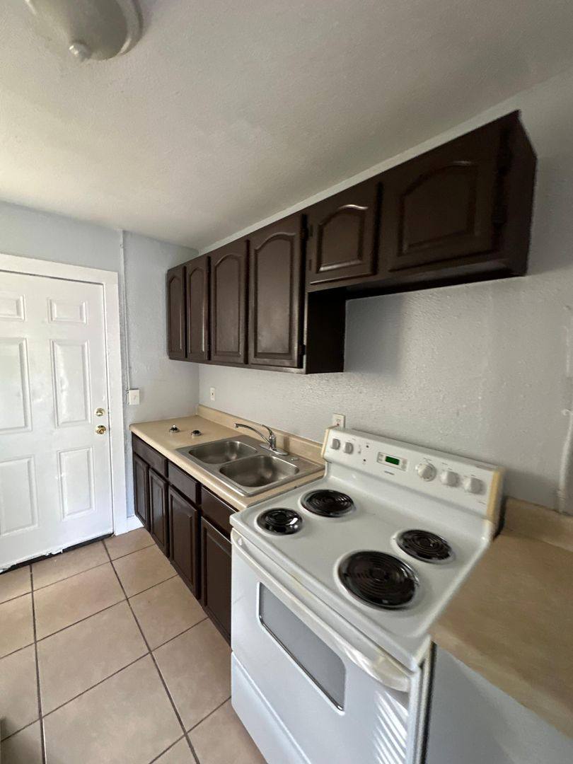 Apartment for rent at 2532 2534 Moncrief Rd, Jacksonville, FL 32209