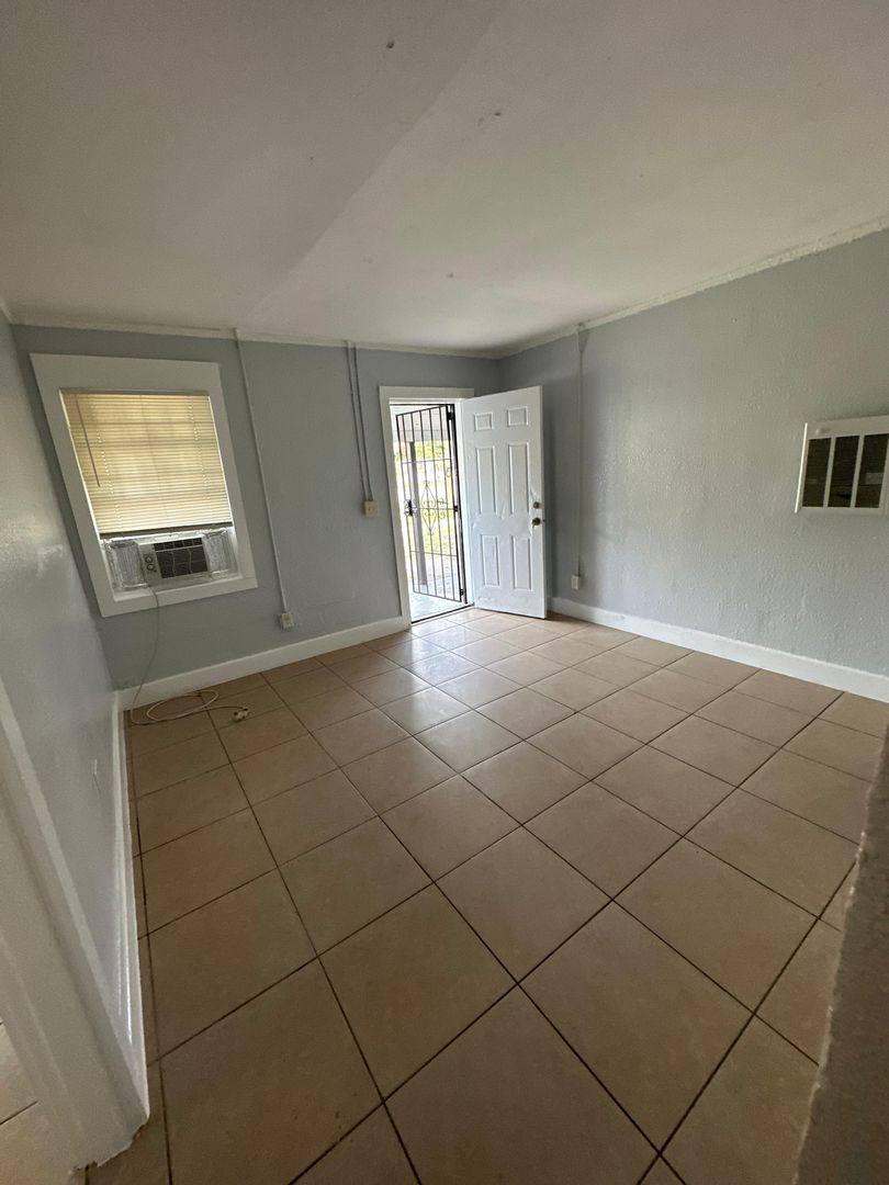 Apartment for rent at 2532 2534 Moncrief Rd, Jacksonville, FL 32209