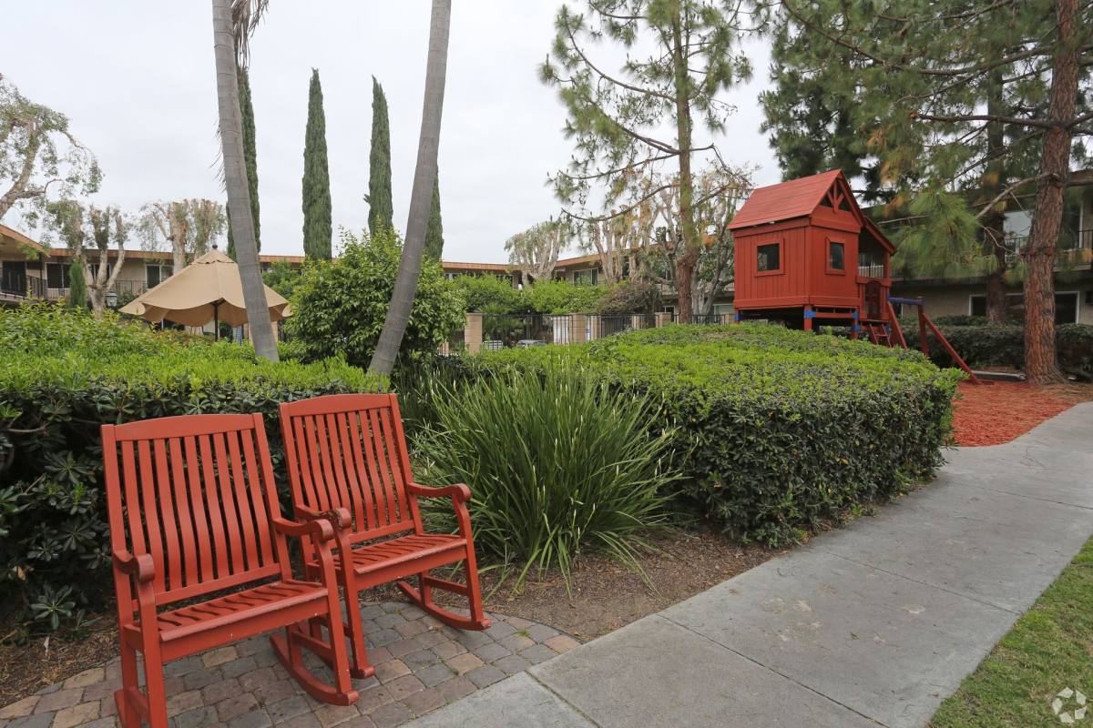 Apartment for rent at 13212 Magnolia St, Garden Grove, CA 92844