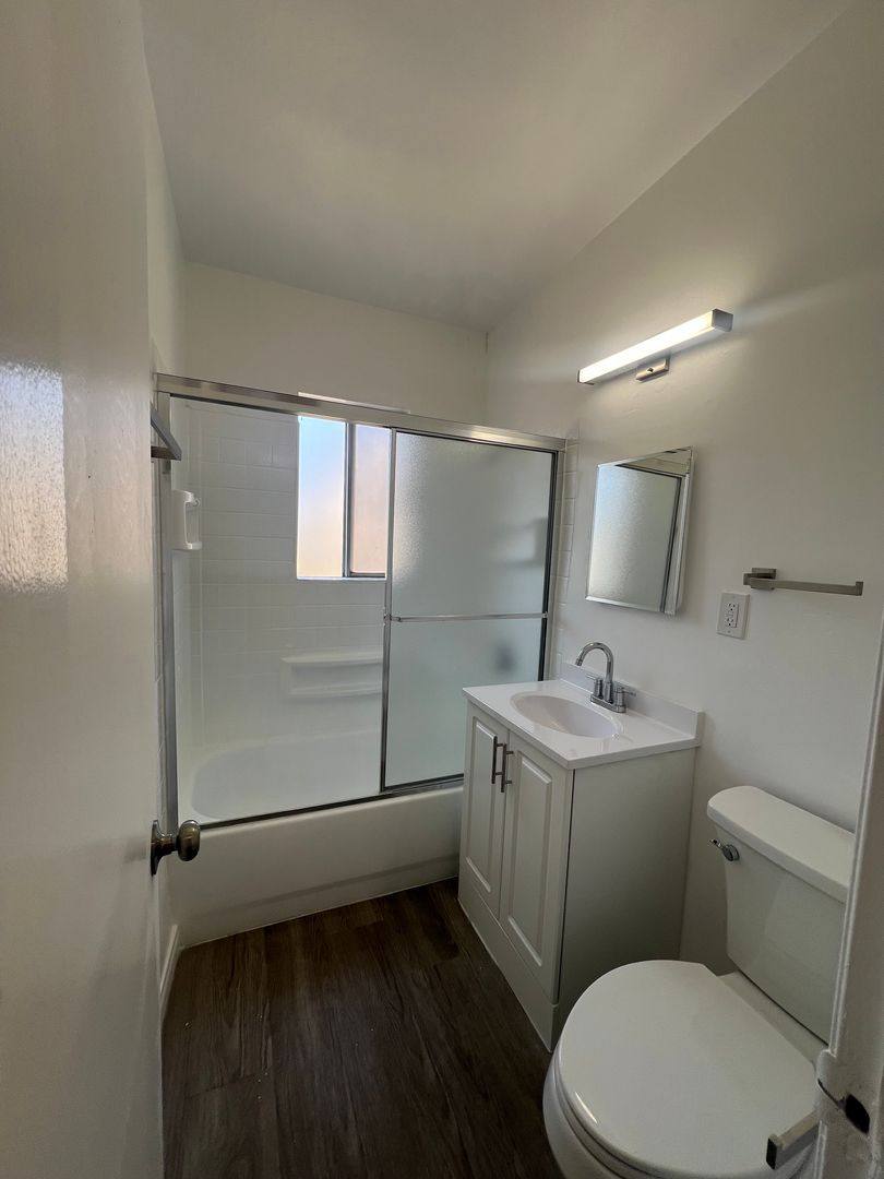 Apartment for rent at 514 S Flower St, Santa Ana, CA 92703