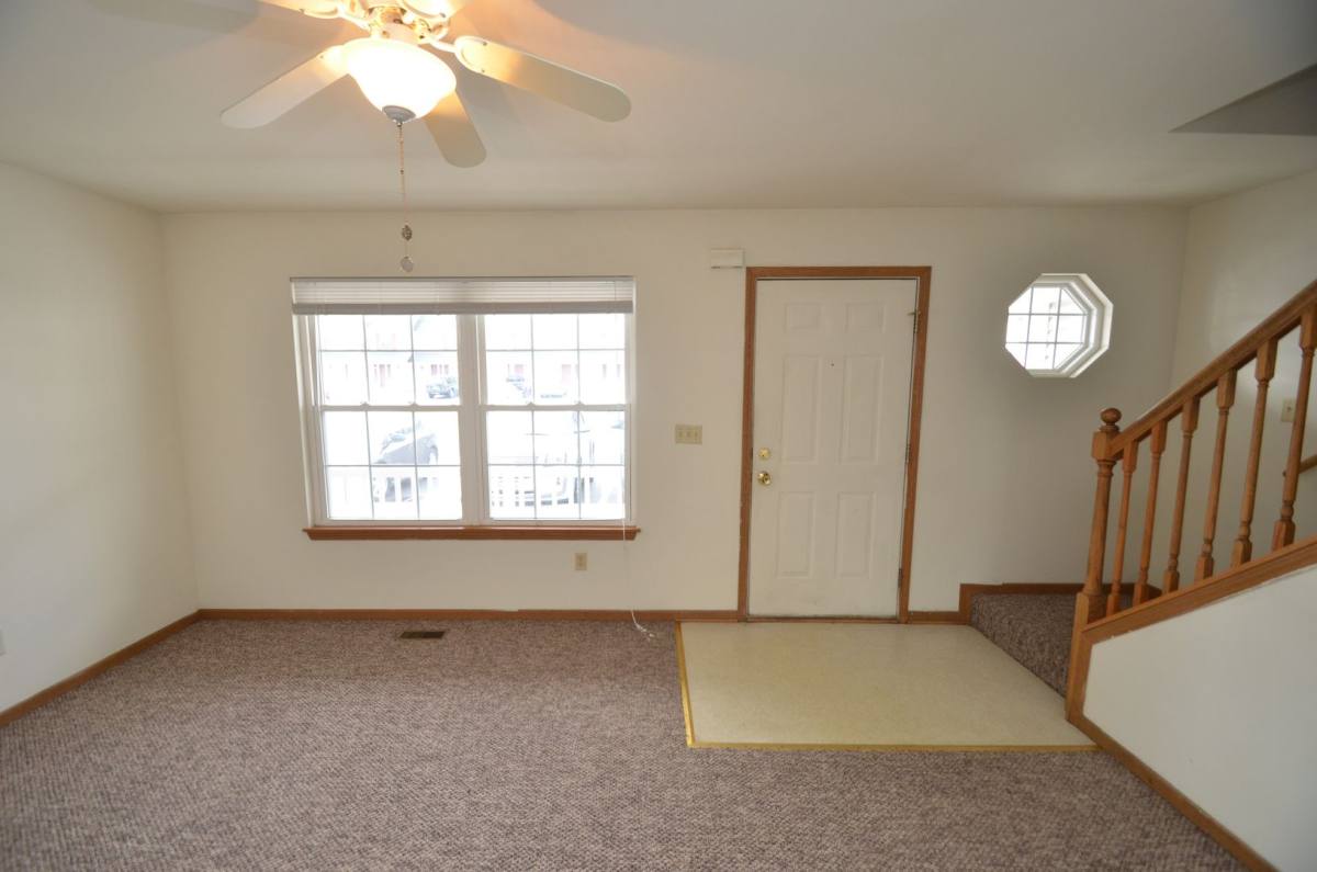 Apartment for rent at 768 Fotis Dr, Dekalb, IL 60115