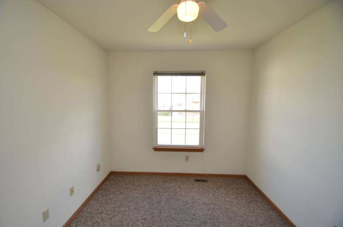 Apartment for rent at 768 Fotis Dr, Dekalb, IL 60115