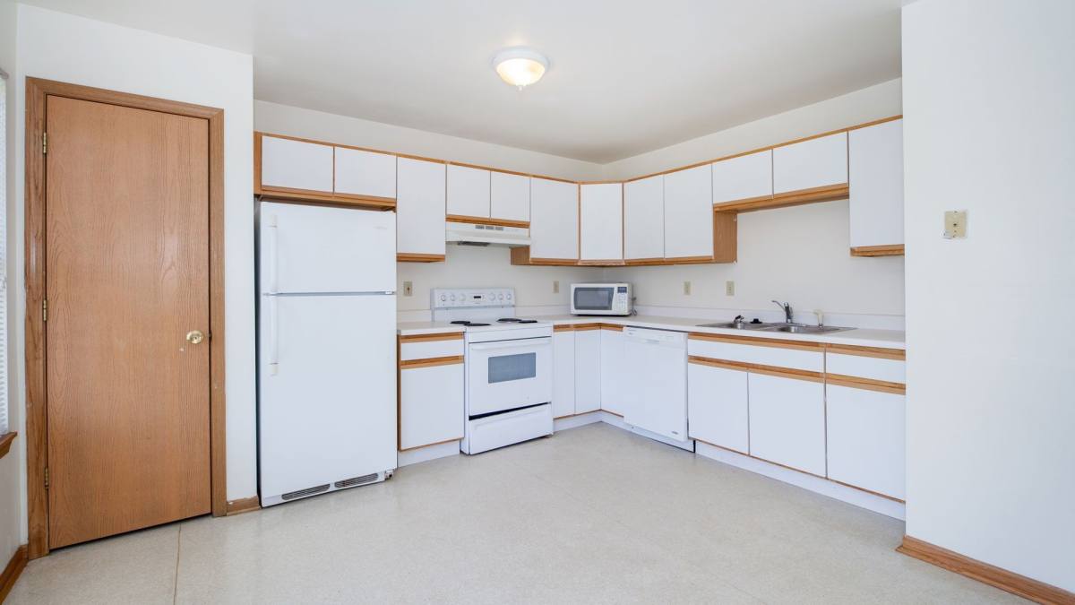 Apartment for rent at 768 Fotis Dr, Dekalb, IL 60115