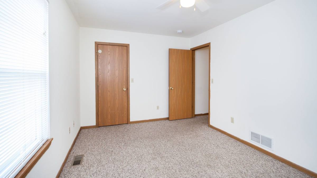 Apartment for rent at 768 Fotis Dr, Dekalb, IL 60115