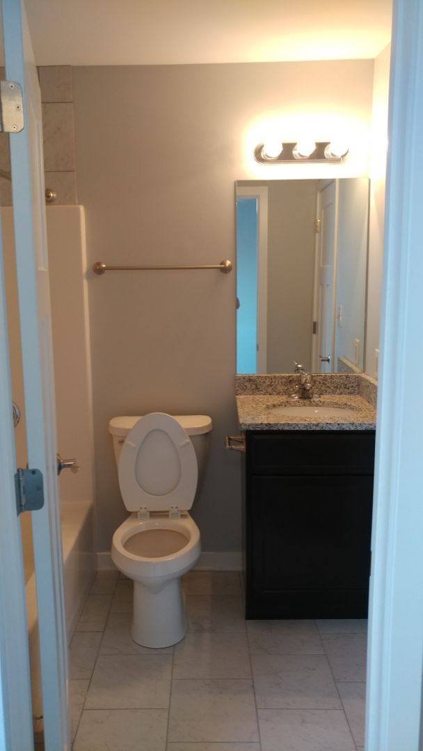 Apartment for rent at 916 Regent Dr, Dekalb, IL 60115