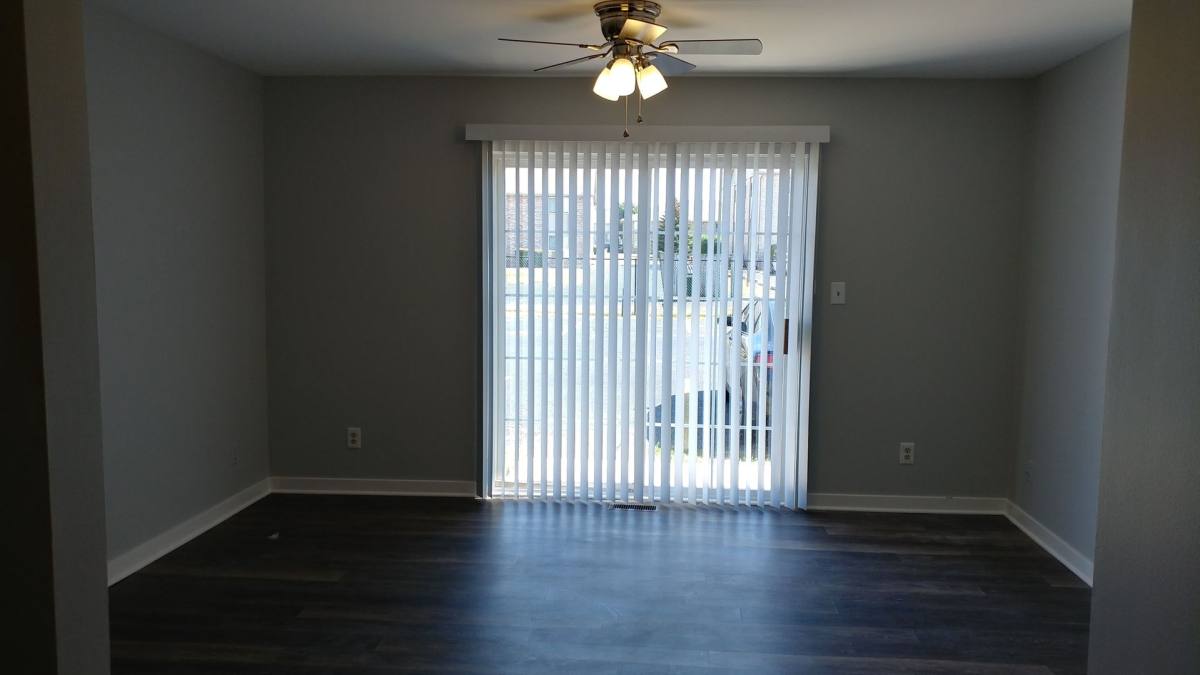 Apartment for rent at 916 Regent Dr, Dekalb, IL 60115