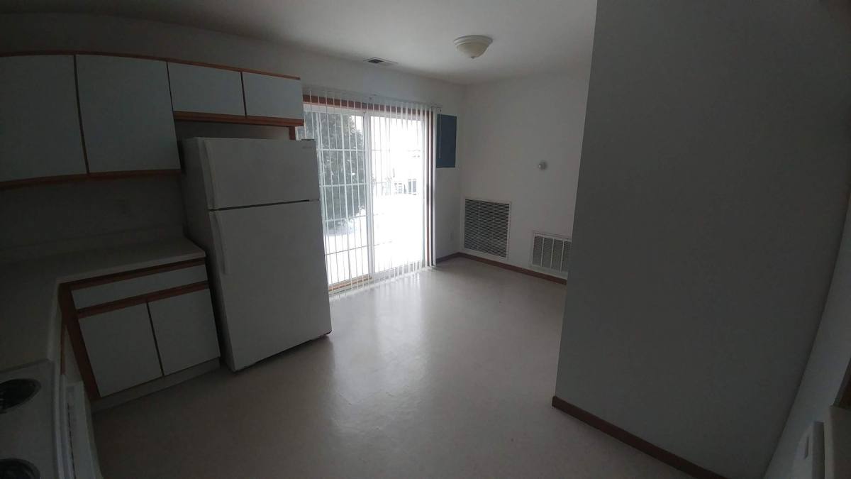 Apartment for rent at 998 Regent Dr, Dekalb, IL 60115