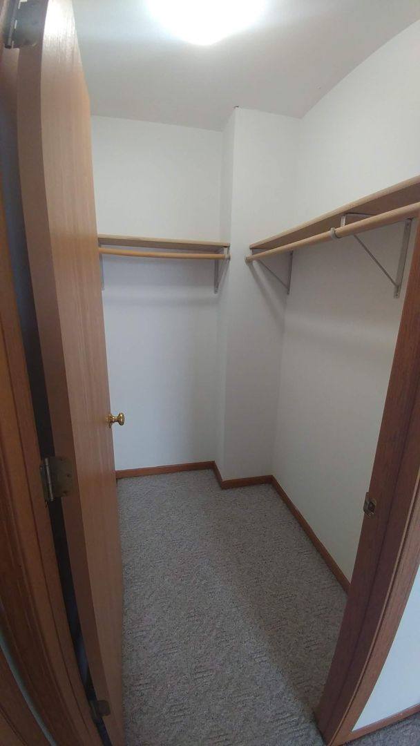 Apartment for rent at 998 Regent Dr, Dekalb, IL 60115